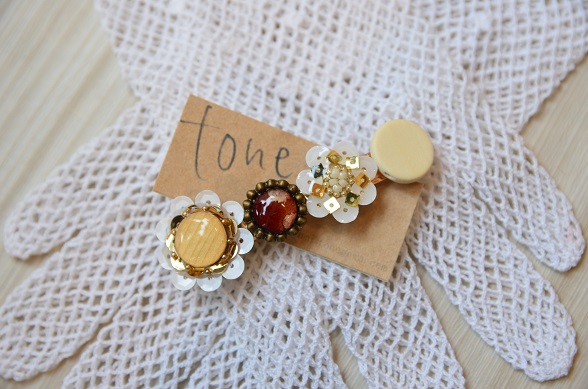 【tone】かんなくずバレッタ　白花・金花