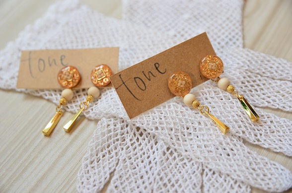 【tone】かんなくずスティックチャームピアス（ピアス・イヤリング）