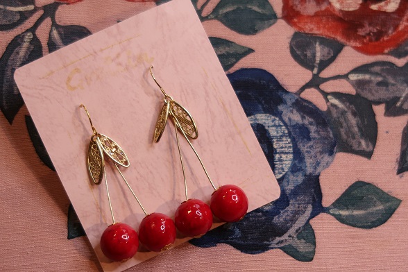 【graiiin】チェリーピアス