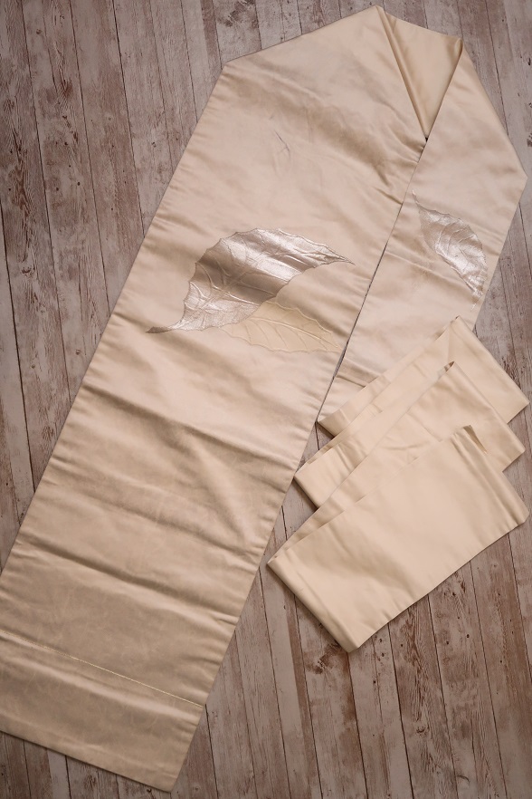ぷっくりシルバーリーフのシンプル九寸名古屋帯【全長345.5cm】