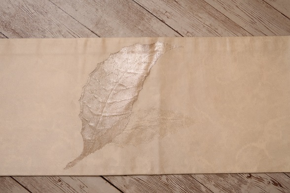 ぷっくりシルバーリーフのシンプル九寸名古屋帯【全長345.5cm】