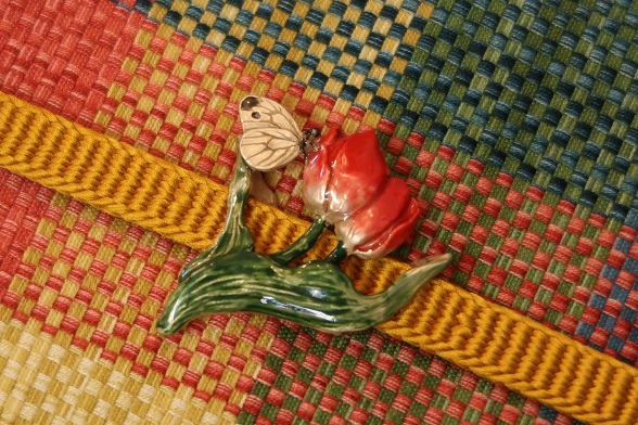 【数-suu-】モンシロチョウとチューリップの帯留