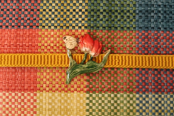 【数-suu-】モンシロチョウとチューリップの帯留