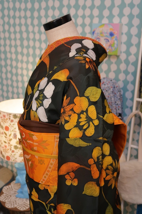 しっとりグレーブラックの花柄染め袷きもの【身丈152×裄丈65】