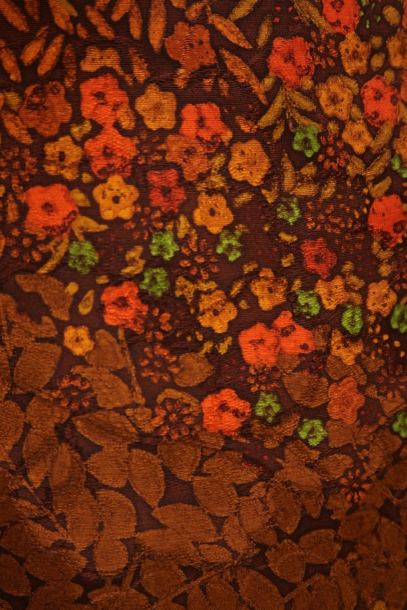 焦がしブラウンのカラフル花柄袷きもの【身丈151×裄丈65】