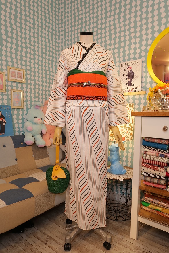 ゆらぎストライプのポリ単衣きもの【身丈155×裄丈67】