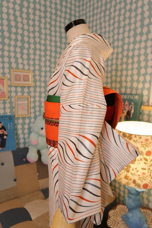 ゆらぎストライプのポリ単衣きもの【身丈155×裄丈67】