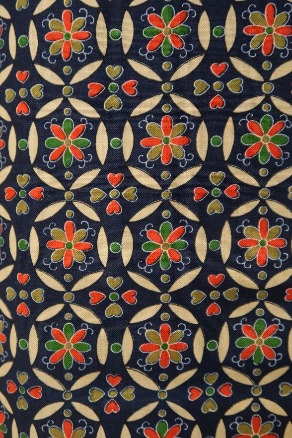 昭和レトロな小花柄ウール単衣着物【身丈153×裄丈63】